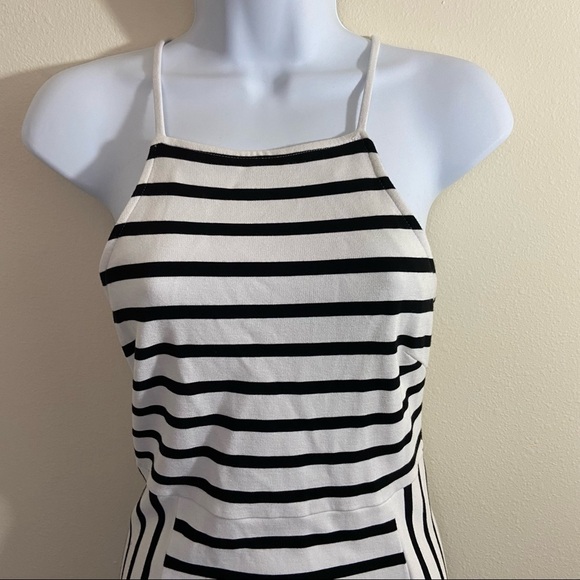 Cupcakes and Cashmere Elliot Stripe Body-Con Dress Black White Sleeveless Sz XS - Picture 3 of 11